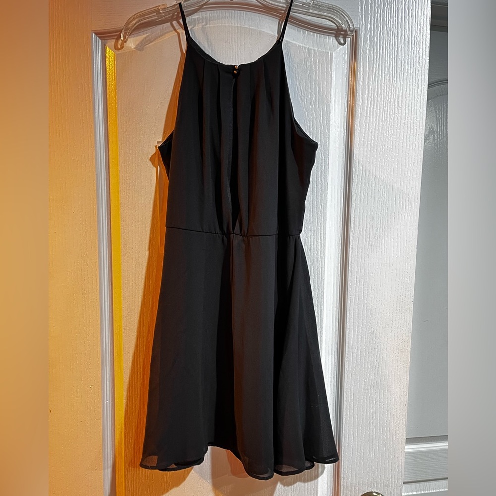 Dress - Picture 2 of 3